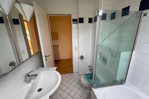 Gepflegte Dachgeschoßwohnung mit Aufzug und Sonnenbalkon – Dürener Straße 404, 50935 Lindenthal (Ortsteil), Köln – Vorschaubild 12