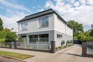 Moderne Stadtvilla mit Wellness Oase
