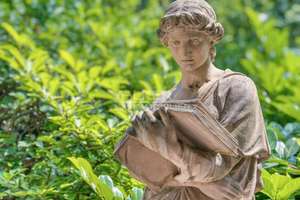 ***Rarität in Berlin-Westend + Wunderschönes Mehrfamilienhaus im Landhaustil***