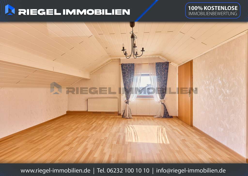 Immobilie in Waghäusel - Sie hier? Wir auch! Charmante 2-Zimmer-Dachgeschosswohnung mit Gartenanteil im Erbbaurecht - Bild 3