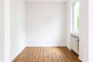 Frisch sanierte 2-Zimmer Wohnung mit traumhaftem Wohn-Essbereich! – 44135 Kaiserbrunnen, Dortmund – Vorschaubild 3
