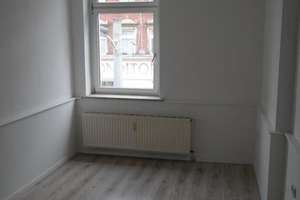Großzügige 3-Zimmer mit Laminat, EBK und Wannenbad in zentraler Lage! – Äußere Schneeberger Straße 14, 8056 Mitte-Süd, Zwickau – Vorschaubild 4