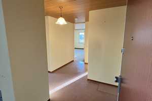 PF-Sonnenhof: Bezugsfreie 2-1/2 Zi.-Wohnung mit Balkon und Garage in guter Wohnlage – Eugen-Bolz-Straße  25, 75180 Pforzheim – Vorschaubild 3