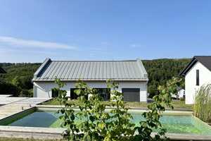 **Exklusiver und energieeffizienter Neubau mit Naturpool in ruhiger Lage von Limbach** – Westerwaldkreis – Vorschaubild 2