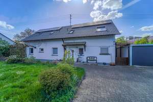 Viel Platz für viel Leben - freistehendes Einfamilienhaus in Karlsruhe Durlach – Die vollständige Adresse der Immobilie erhältst du vom Anbieter., 76227 Durlach, Karlsruhe – Vorschaubild 2