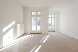 Bezugfrei: Helle Wohnung mit Balkon zur individuellen Neugestaltung