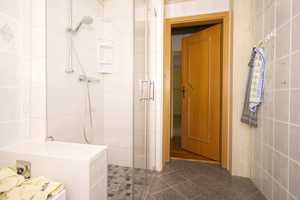 Wohnhaus in Massivbauweise                                    mit 2 Eigentumswohnungen – Ostvorpommern (Kreis) – Vorschaubild 8