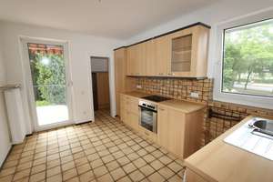 + Bilk / Flehe + 4-Zimmer-Wohnung + ca. 109 m² Wohnfläche + renoviert + 1. OG + im 3-Familienhaus + – Die vollständige Adresse der Immobilie erhältst du vom Anbieter., 40223 Bilk, Düsseldorf – Vorschaubild 3
