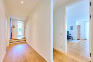 Weitläufiges, modernes Einfamilienhaus mit hohem Wohnkomfort – ideal für die ganze Familie – Die vollständige Adresse der Immobilie erhältst du vom Anbieter., 80997 Moosach-Bahnhof, München – Vorschaubild 3