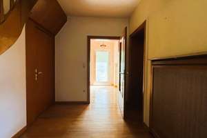 Charmantes Einfamilienhaus, renovierungsbedürftig, in toller Lage von Hahnstätten  - Nähe  Limburg/D – Die vollständige Adresse der Immobilie erhältst du vom Anbieter., 65623 Hahnstätten – Vorschaubild 8