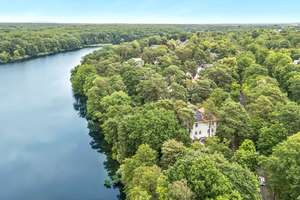 Ein Sprung vom eigenen Garten in den See: Historische Villa in einzigartiger Schlachtenseelage – Die vollständige Adresse der Immobilie erhältst du vom Anbieter., 14129 Nikolassee, Berlin – Vorschaubild 14