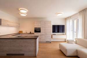 Moderne 2-Zimmer-Wohnung in Schwabing mit Balkon zum grünen Innenhof – Petra-Kelly-Straße 7, 80797 Schwere-Reiter-Straße, München – Vorschaubild 2