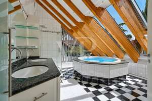 Verborgenes Penthouse-Maisonette-Juwel mit besonderem Charme – Die vollständige Adresse der Immobilie erhältst du vom Anbieter., 50969 Zollstock, Köln – Vorschaubild 9