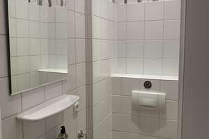 Sanierte Albau Wohnung mit 4 Balkonen : freundliche 4,5-Zimmer-Wohnung in Wiesbaden – Rauenthaler Straße 4, 65197 Rheingauviertel / Hollerborn, Wiesbaden – Vorschaubild 7