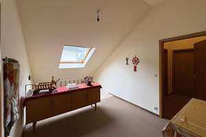 Großzügiges Familiendomizil mit Garten in Toplage! – Die vollständige Adresse der Immobilie erhältst du vom Anbieter., 72393 Burladingen – Vorschaubild 12