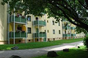 Balkonwohnung in ruhiger Seitenstraße gelegen – Bahnstr. 59, 9116 Schönau, Chemnitz – Vorschaubild 2