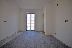 Altbauwohnung mit großem Balkon