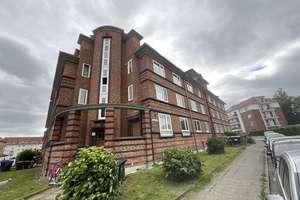 2 Zimmer-Dachgeschosswohnung mit geräumiger Wohnküche