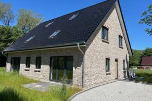 Moderne Architektur & Wohnen unweit der Ostsee (Erstbezug) – Die vollständige Adresse der Immobilie erhältst du vom Anbieter., 24398 Brodersby – Vorschaubild 2