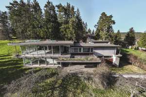 Logenplatz über dem Schwarzwald – Villa mit Panorama & Entwicklungspotenzial