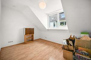 Gepflegte 3-Zimmer-DG-Wohnung mit Sonnenbalkon und PKW-Garage in beliebter Lage von Bonn - Kessenich – Die vollständige Adresse der Immobilie erhältst du vom Anbieter., 53129 Dottendorf, Bonn – Vorschaubild 12