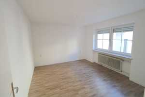 Zweifamilienhaus mit 3 Garagen in Essenbach/Landshut - Zum selbst darin Wohnen oder als Investment! – Landshut (Kreis) – Vorschaubild 8