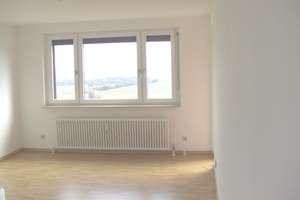 Vermietete 3-ZKB-Wohnung mit Weitblick in Feldrandlage – Kapitalanlage mit Aussicht – Die vollständige Adresse der Immobilie erhältst du vom Anbieter., 65239 Hochheim am Main – Vorschaubild 1