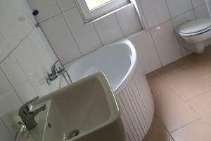 Teilmöblierte 2-Zimmer-Wohnung mit Einbauküche, Balkon und Garage in Duisburg-Huckingen – Zum Mühlkotten 3, 47259 Huckingen, Duisburg – Vorschaubild 7