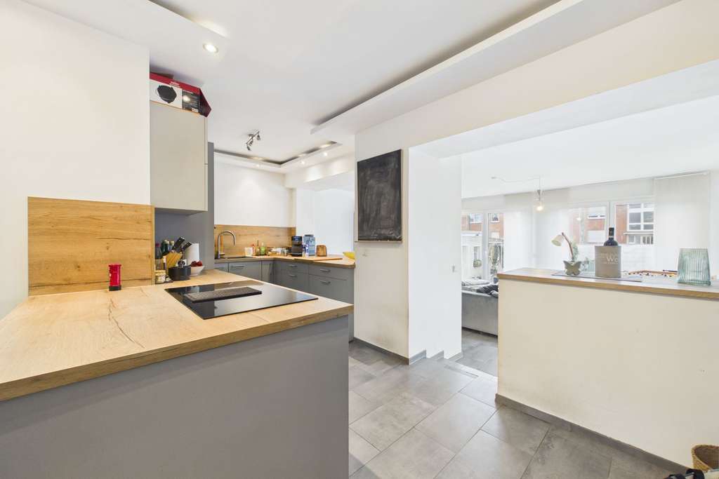 Immobilie in Lünen - Ihr neues Zuhause mit Perspektive: Teilmodernisiertes Zweifamilienhaus mit viel Platz & Potenzial - Bild 2