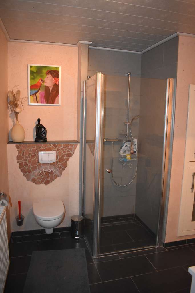 Immobilie in Rüdershausen - Umfangreiche Hofstelle mit Wohnhaus priv./gewerbl. in jeder Hinsicht nutzbar - Bild 2