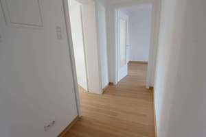 schöne 3-ZKB-Wohnung mit Balkon in zentraler Lage von Siegen – Donnerscheidstraße 22, 57072 Siegen, Siegen – Vorschaubild 2