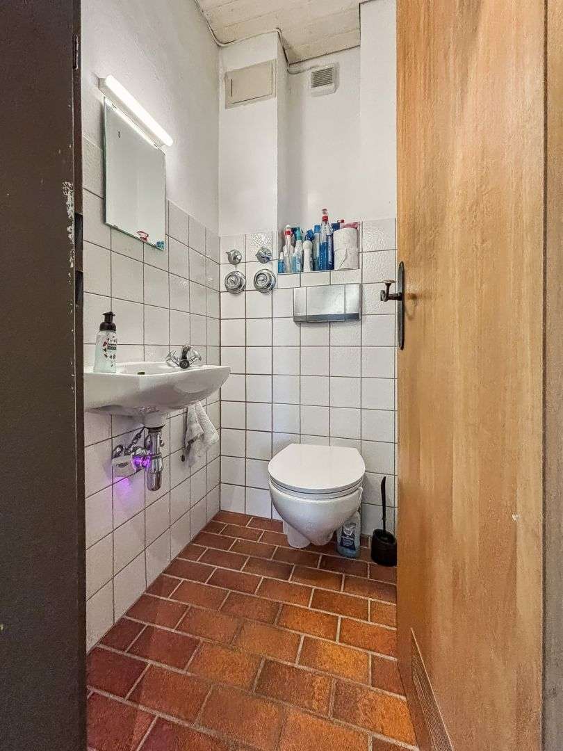 Immobilie in Oberammergau - Oberammergau: Große, zentrale 3-Zimmer-Dachgeschosswohnung, vermietet, mit Balkonen und Dachterrasse - Bild 3