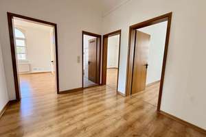 Freundliche 3-Zimmer-Wohnung mit viel Tageslicht in bester City-Lage – Die vollständige Adresse der Immobilie erhältst du vom Anbieter., 31535 Neustadt am Rübenberge – Vorschaubild 2