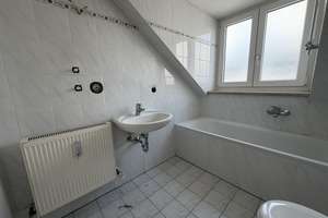 Bezugsfrei! Attraktive 3-Zimmer-Dachgeschosswohnung im Herzen von Dachau! – Brucker Str. 1, 85221 Dachau – Vorschaubild 6