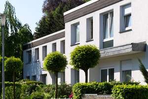 Kapitalanlage + Mehrfamilienhaus mit 7 Wohnungen und 3 Garagen 1+