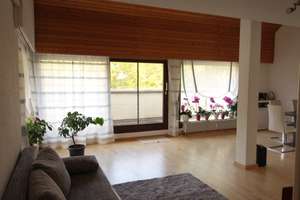 Familienfreundliche Maisonette mit 2 Balkonen & Galerie – ruhig im Grünen, schnell in der City