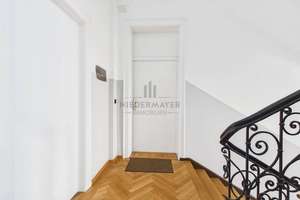 Altbau-Charme trifft Großzügigkeit: Sanierte 4-Zimmer-Wohnung am Rotkreuzplatz sucht neuen Mieter