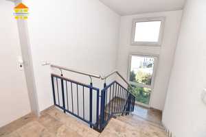 *Hier ist Platz für die ganze Familie - Balkon, begrünter Innenhof und Stellplatz* – Gießerstraße 27, 9130 Chemnitz – Vorschaubild 2