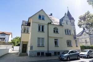 Wohnen mit Villenflair – hochwertige Dachgeschosswohnung mit Balkon in Villingen