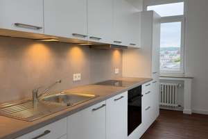 Wohnjuwel am Kesselbrink - modernisierte 3-Zimmerwohnung mit hochwertiger Einbauküche – Turnerstraße 1a, 33602 Mitte, Bielefeld – Vorschaubild 1