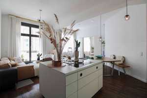 High-End! Stilvoll und Bezugsfrei: 3-Zi.-Etagenwohnung mit Balkon in urbaner Kiezlage – Berlin – Vorschaubild 9