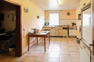 Freistehendes Einfamilienhaus mit Doppelgarage – Die vollständige Adresse der Immobilie erhältst du vom Anbieter., 76135 Beiertheim-Bulach, Karlsruhe – Vorschaubild 9