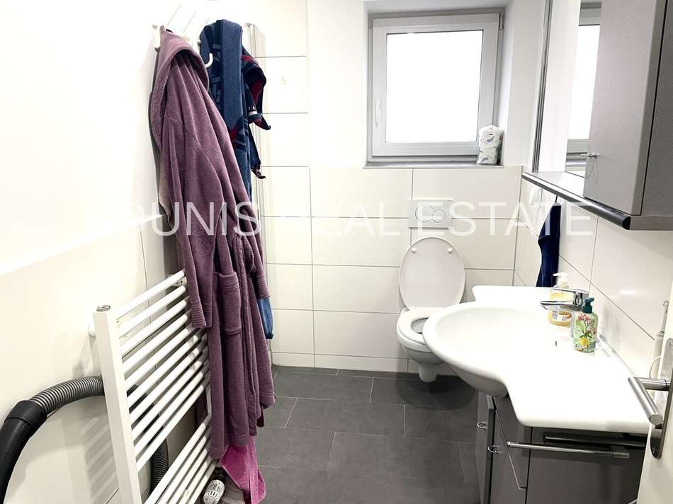 DG - Badezimmer mit Dusche