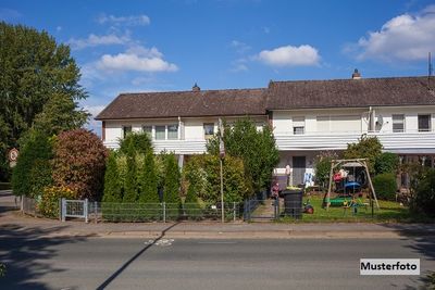 1- bis 2-Familien-Doppelhaushälfte nebst Garage und Stellplatz
