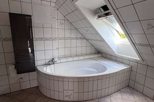 Attraktive Maisonette-Dachgeschosswohnung mit großer Terrasse und Balkon KEIN MAKLER – Offenburger Straße 136a, 68239 Seckenheim, Mannheim – Vorschaubild 6