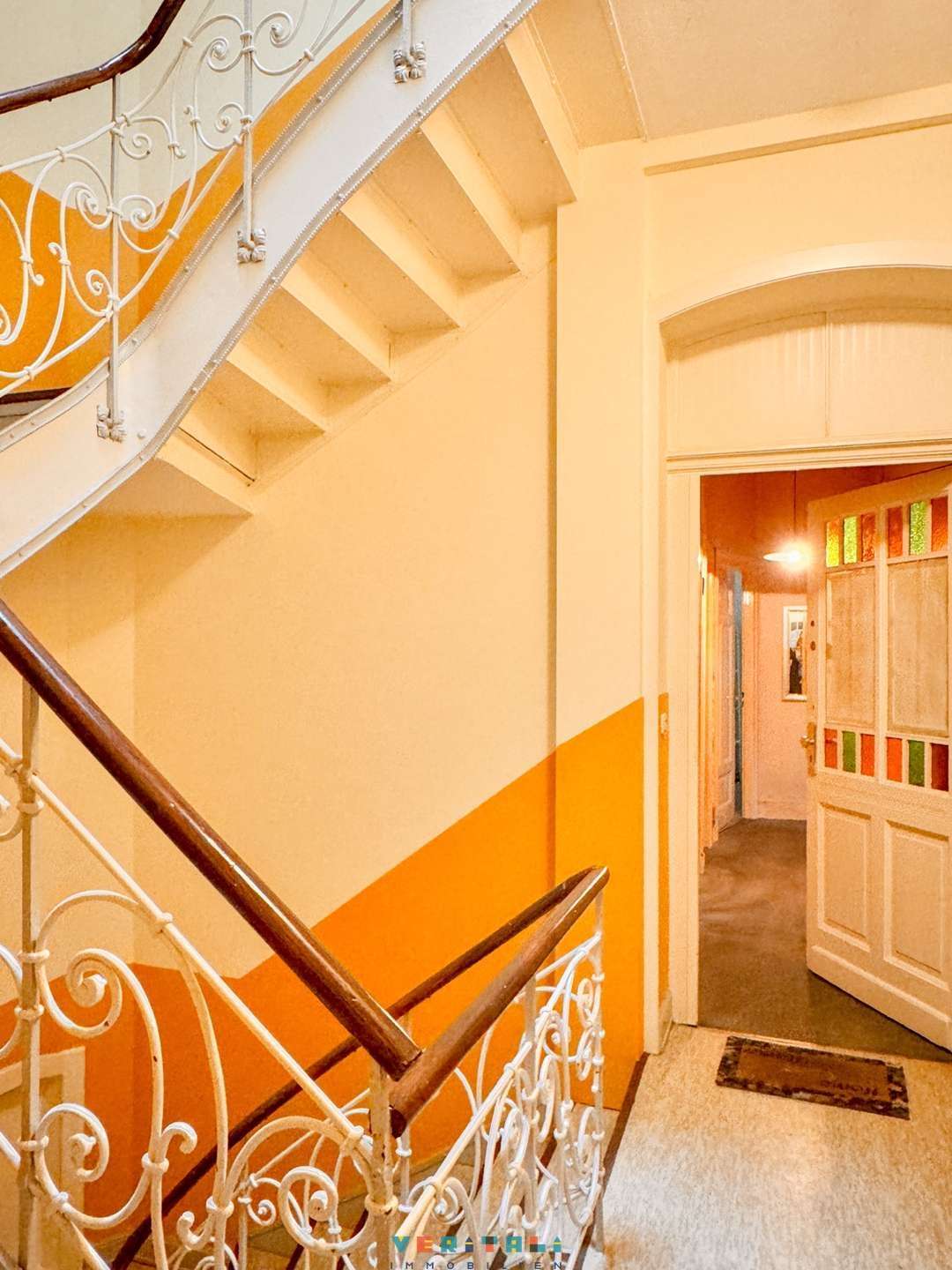 Gründerzeit-Altbau in Wiesbaden: 3 Zimmer, 2 Balkone, viel Potenzial, Wiesbaden – Bild 1