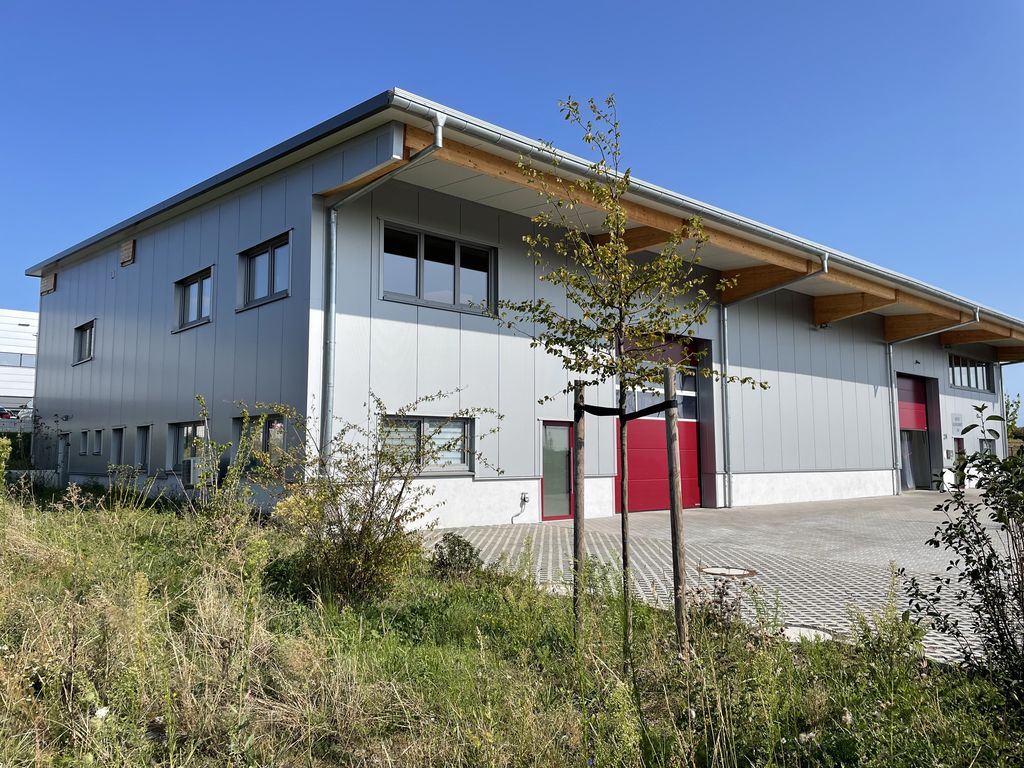 Moderne Gewerbehalle mit Büroflächen in idealer Lage von Kelkheim-Münster