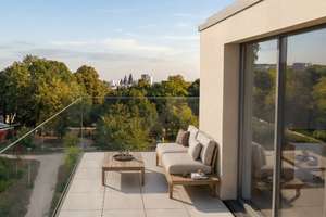 "COMING SOON" - 2,5-Zimmer-Penthouse mit Skyline-Blick und Süd-Dachterrasse