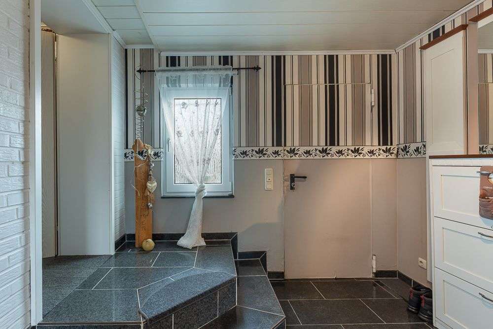 Immobilie in Bedburg - Mehrgenerationenhaus mit Herz - Raum für Leben, Arbeiten und Träume! - Bild 1