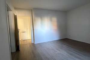 Kern Sanierte Erdgeschosswohnung mit große Küche und großer Bad – Hohenstaufen Straße 19, 51149 Gremberghoven, Köln – Vorschaubild 5